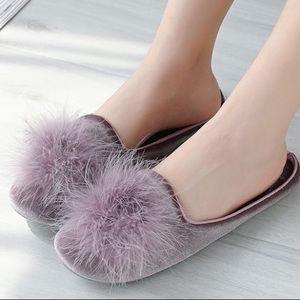 Elegant velvet slippers with feathers 37,38,39
